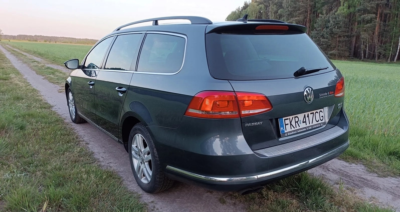 Volkswagen Passat cena 31600 przebieg: 250000, rok produkcji 2011 z Chodecz małe 211